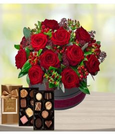 Luxury Rose Hatbox & Chocolates